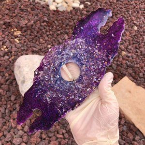 Amethyst wine holder